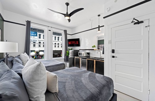 Gaslamp Quarter Hostel | La Ventana
