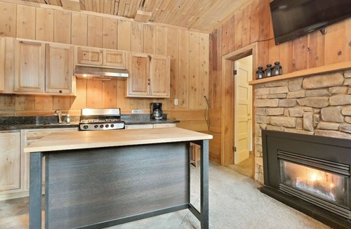 La Porte Cabin | La Veranda