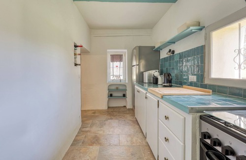 Dauphin House | La Verdette, house sleeps 7, private pool, garden with trees