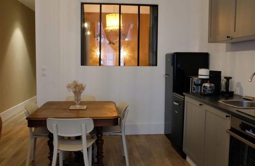 Poligny House | La Verrière Maison d'hôtes