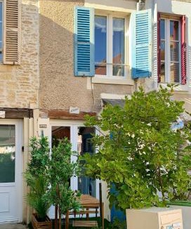 Saint-Regnobert-de-la-Cote-de-Nacre House | La Victoire