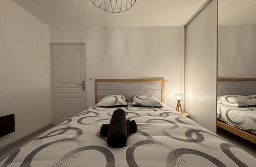 Miroir - Batignolles House | La Victoria - Gare - Luxe - Rêve au Mans