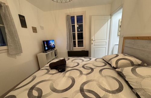 Miroir - Batignolles House | La Victoria - Gare - Luxe - Rêve au Mans