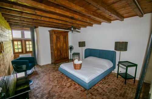 Ars-sur-Formans Apartment | La Vie de Château , Or du Temps