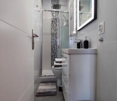 Maisons-Laffitte Apartment | La vie en blanc et noir Maisons-Laffitte