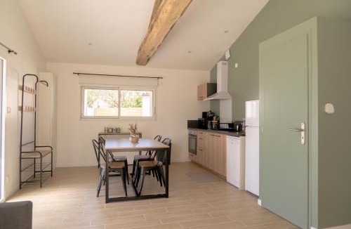 Sainte-Florence Apartment | La Vie En Gîte (La Grange & Spa)