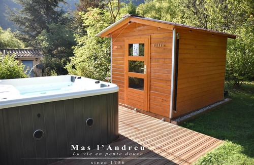 Corsavy House | La Vie en Pente Douce - Gîte Guillaume de Gausselme * - with swimming pool spa sauna