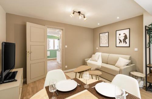 Barentin Apartment | La Vie en Rose