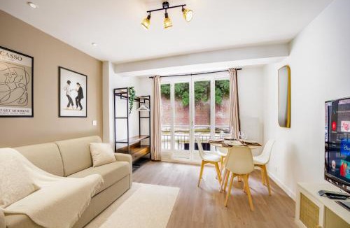 Barentin Apartment | La Vie en Rose