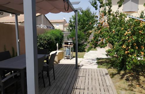 Meynes Apartment | La Vie est Belle