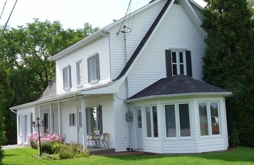 Alma House | La Vieille Maison de Xavier
