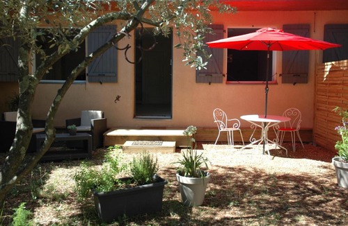 Villeneuve-les-Avignon Apartment | La Vigne et L'Olivier