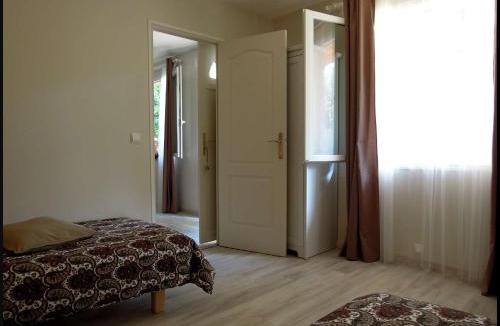Villeneuve-les-Avignon Apartment | La Vigne et L'Olivier