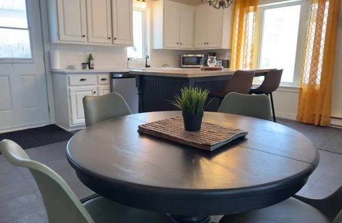 Saint-Michel-des-Saints House | La Villageoise, direct access to snowmobile trails