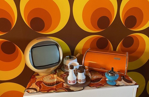 Bellegarde-du-Razes House | La Villa 70's - Immerse yourself in the Seventies