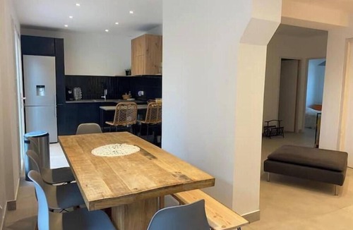 Moyen-Vernet House | La villa au palmier - 10bed, 2bath, roof terrace