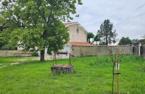 Saint-Jean-d'Angely Villa | La Villa Ausone