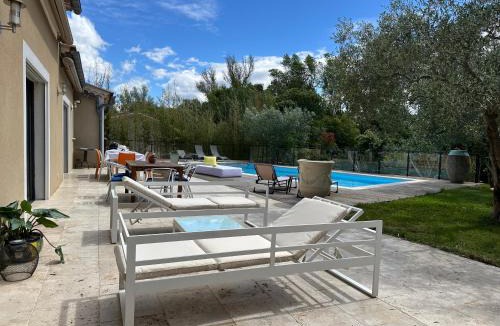 Vezenobres Villa | La Villa aux bambous