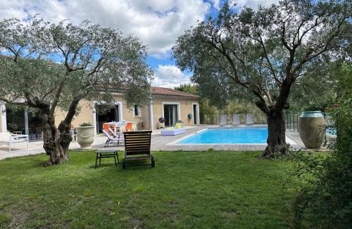 Vezenobres Villa | La Villa aux bambous