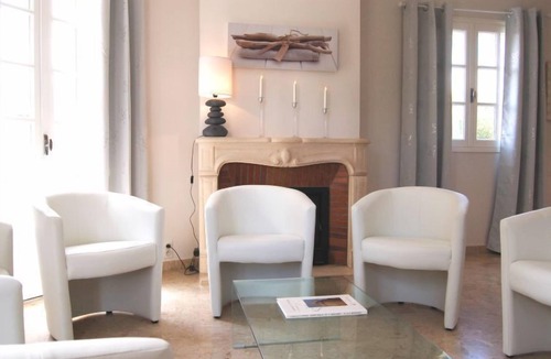 Saint-Jouan-des-Guerets House | La Villa by Interhome