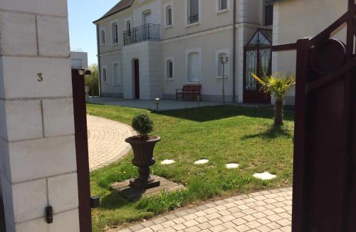 Saint-Cyr-sur-Loire Bed & Breakfast | LA VILLA BOLERO