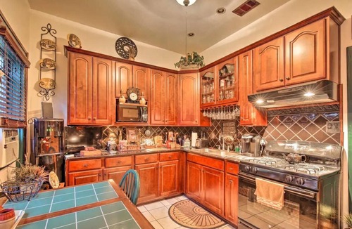 Tobin Hill Villa | La Villa By The Rivewalk Gardens & Pavilions