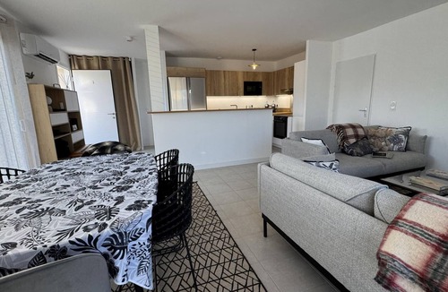 Leon House | La Villa Caroline - LEON