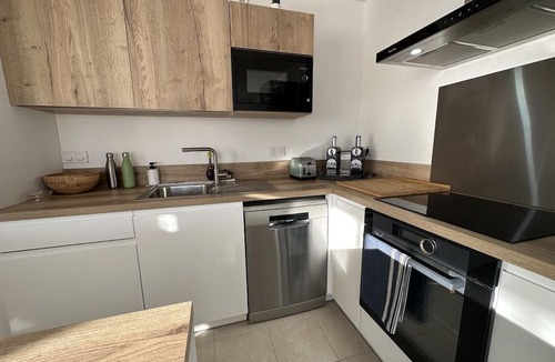 Leon House | La Villa Caroline - LEON