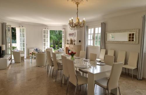 Saint-Jouan-des-Guerets Villa | La Villa des Longchamps Location du samedi au samedi