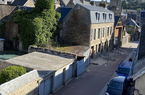 Villedieu-les-Poeles House | "La Villa du Paradis", fireplace, billiards