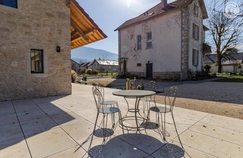 Yenne House | LA VILLA DE PAUL - YENNE