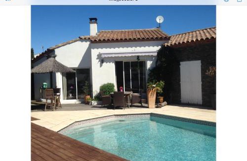Saint-Jean-de-Vedas Villa | La Villa Des Cigales
