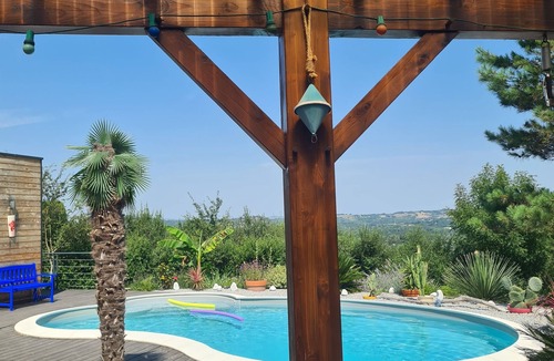 Castres House | La villa des cerisiers
