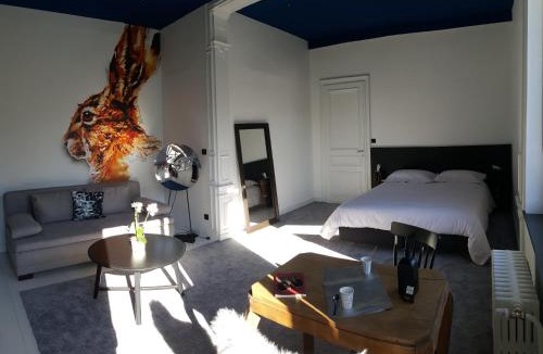 Saint-Maurice Pellevoisin House | LA VILLA DES CHAMPS