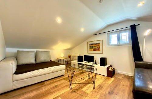 Vezenobres House | La Villa des Gardies, Charme Médiéval