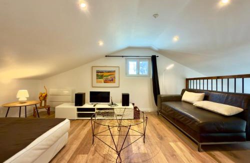 Vezenobres House | La Villa des Gardies, Charme Médiéval