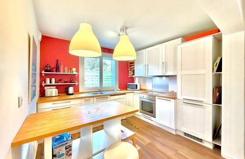 Vezenobres Apartment | La Villa des Gardies, Medieval Charm