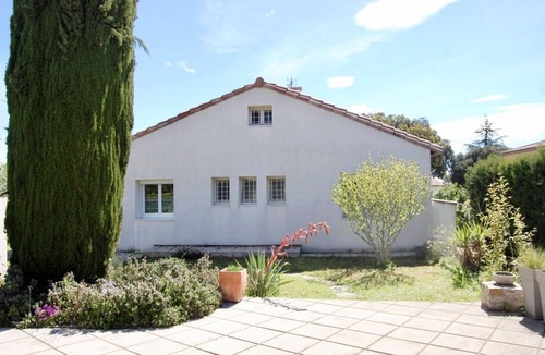 Vezenobres Apartment | La Villa des Gardies, Medieval Charm