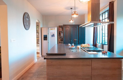 Dommartin Villa | La Villa des Gones