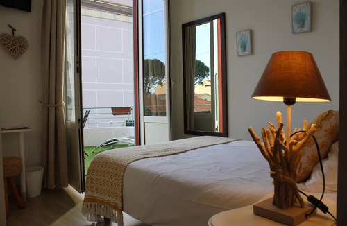 Cros-de-Cagnes Hotel | La Villa des Oliviers