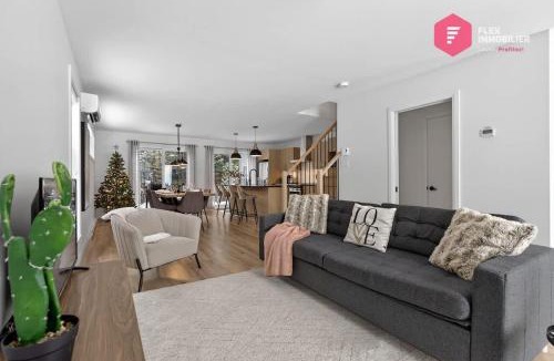 Pont-Rouge House | La Villa du Spa Creusé - Chalet avec spa extérieur privé à Pont-Rouge - Resort près de Québec
