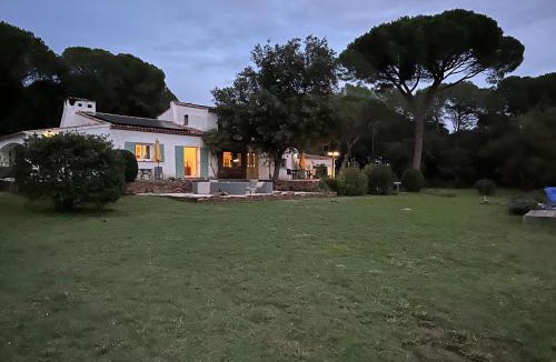 Le Cannet-des-Maures Bed & Breakfast | La Villa