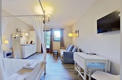 Villeneuve-les-Avignon Hotel | La Villa Dupont D'avignon