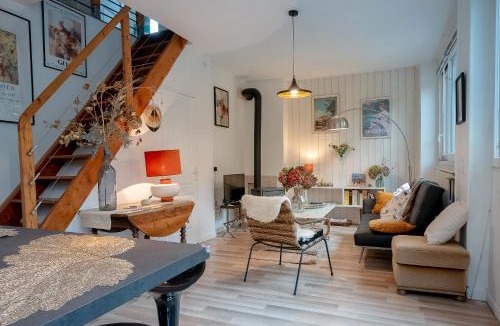 Viviers-du-Lac House | La Villa