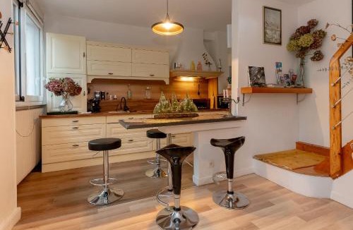 Viviers-du-Lac House | La Villa