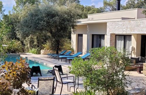 Vacquieres Bed & Breakfast | La Villa Kallisté