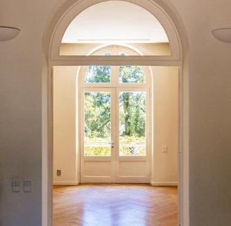 Romans-sur-Isere Hotel | La Villa Kara