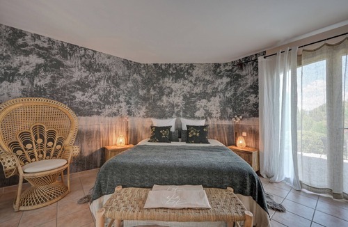 Pont Royal House | La Villa Kef