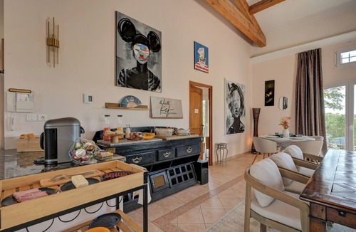 Pont Royal House | La Villa Kef