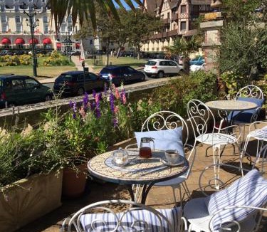 Cabourg Bed & Breakfast | La Villa L'Argentine